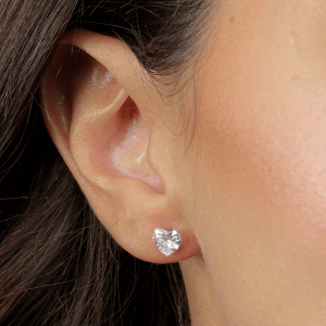 Brinco de Coração Ponto de Luz Zircônia em Prata 925