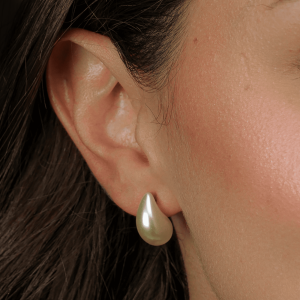 Brinco Dourado de Pérola em formato de Gota