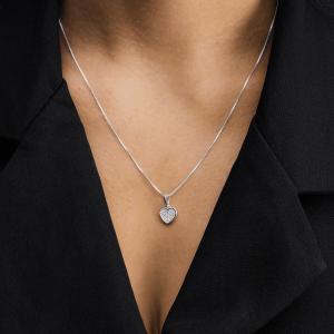 Colar de Coração Cravejado de Zircônia em Prata 925